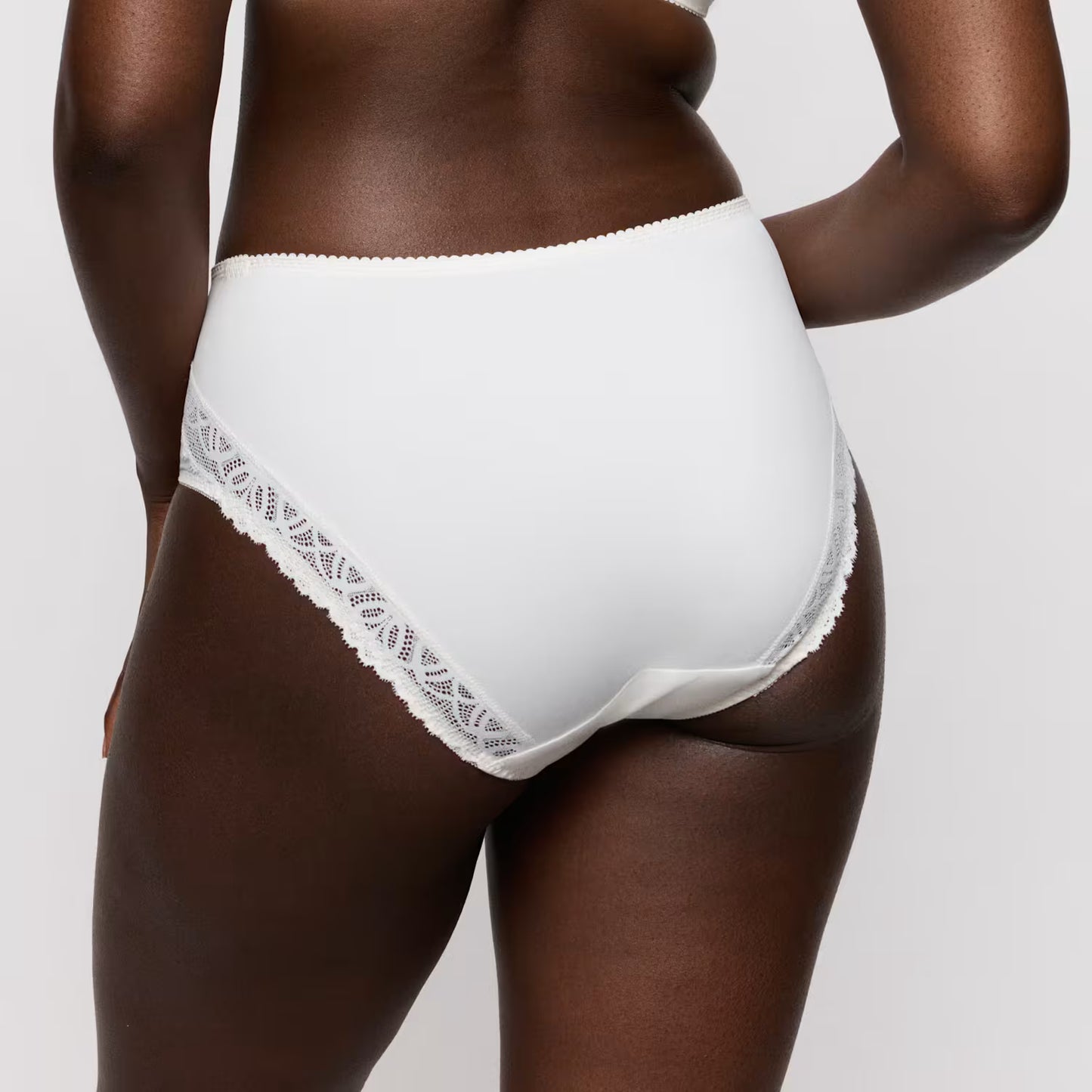 Primadonna Salerno Full Brief