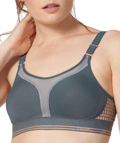 TRIUMPH -TRIACTION -EXTREME LITE NONWIRE SPORT BRA
